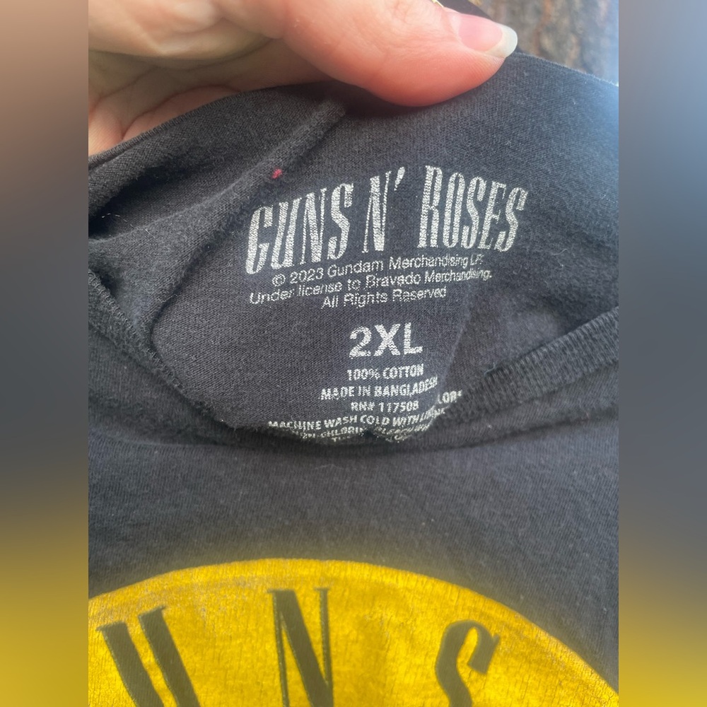 Guns and Roses Tee - Picture 2 of 3